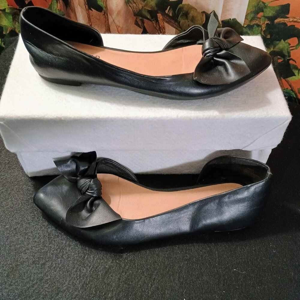 EUC: Torrid Sze 8W Black Faux Leather D'Orsay Bow Flats Chic - Picture 4 of 5